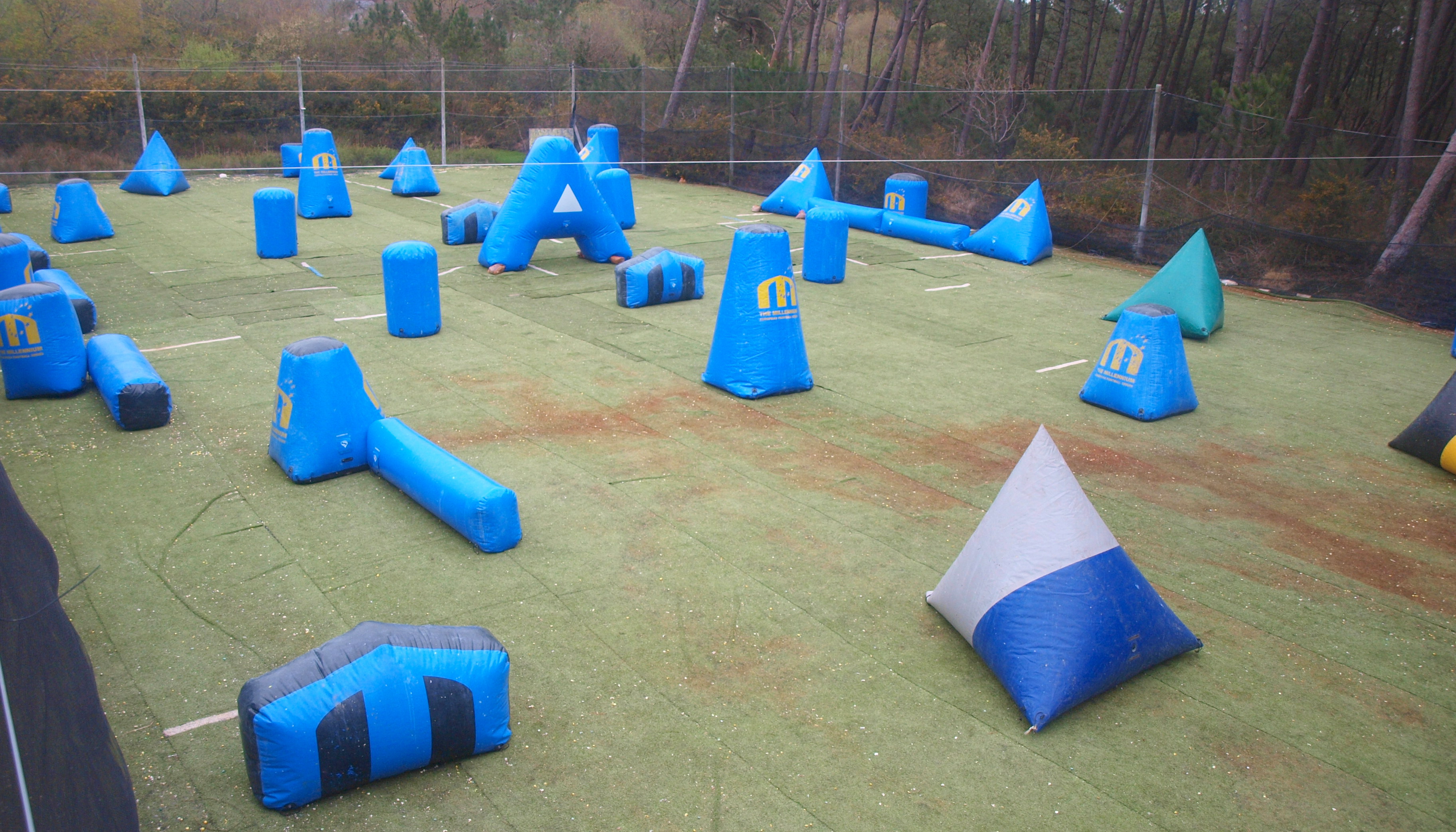 the layout for the morbihan paintball league in britannies