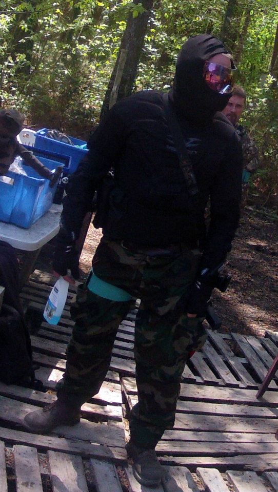 black suit for playing a big game paintball in france